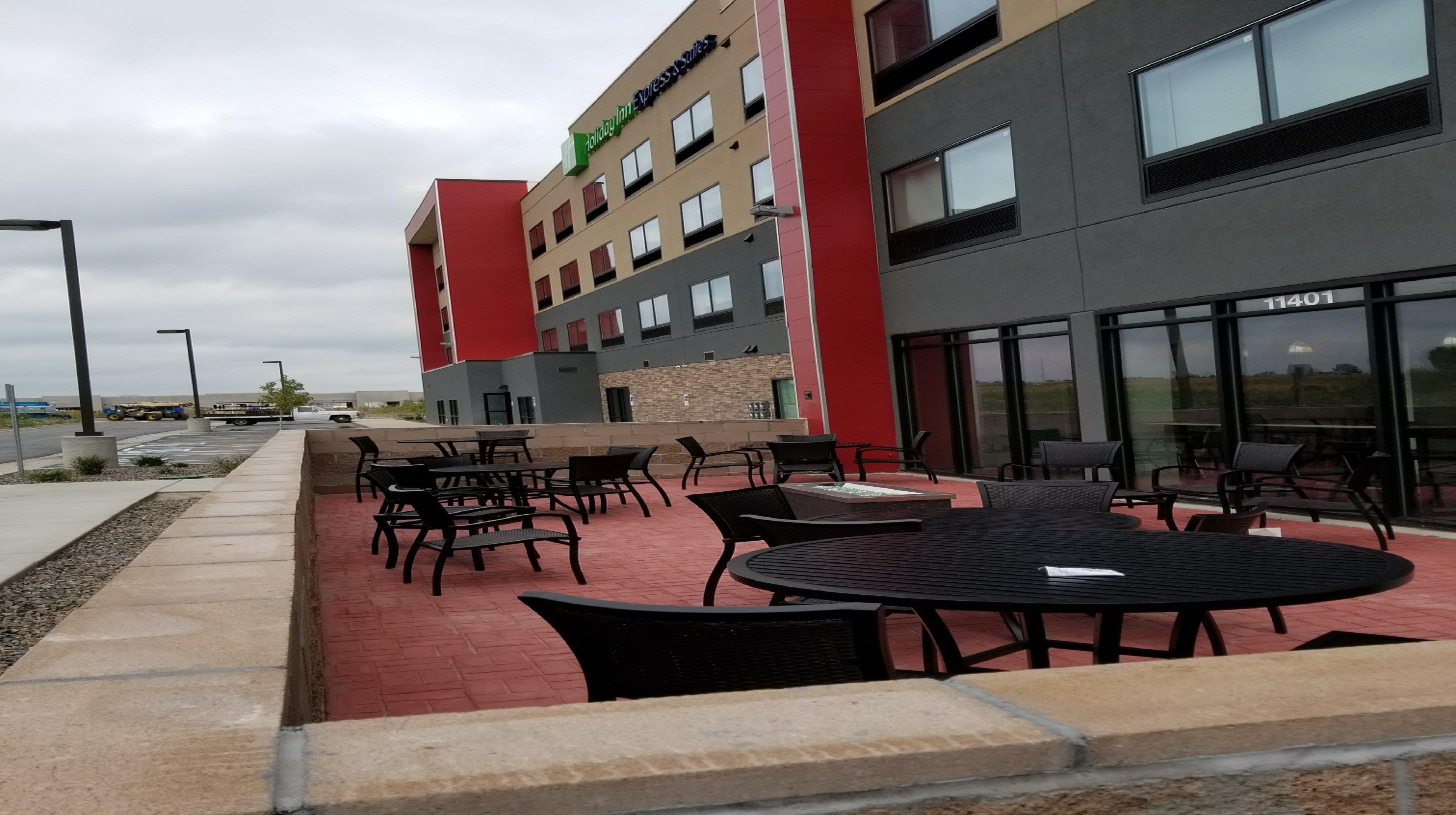 Holiday Inn Express & Suites Broomfield By Ihg Exterior foto